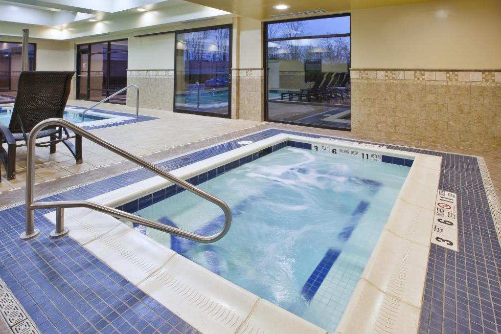 Hampton Inn & Suites Plattsburgh image 13
